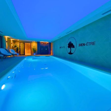 Brit Hotel Piscine & Spa - Fougeres Lecousse Екстер'єр фото