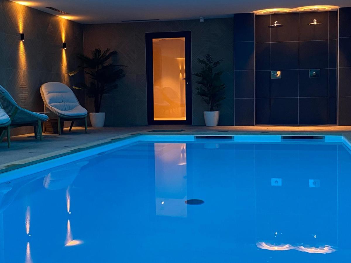 Brit Hotel Piscine & Spa - Fougeres Lecousse Екстер'єр фото